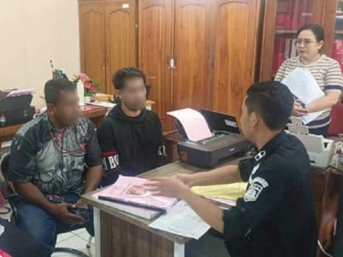 Penyidik Satreskrim Polresta Kupang Kota melimpahkan tersangka kasus percobaan jambret ke Kejari Kota Kupang